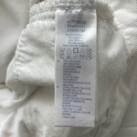 Forever 21 Women’s White Denim Shorts w/ Red, White, & Blue Detail - Size 30 - Picture 5 of 5